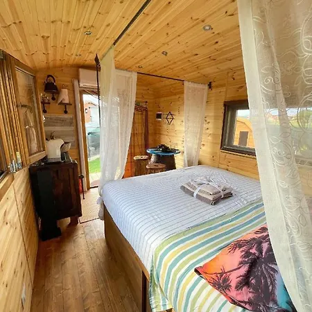 Romantic Gipsy Lodge Ιβρέα