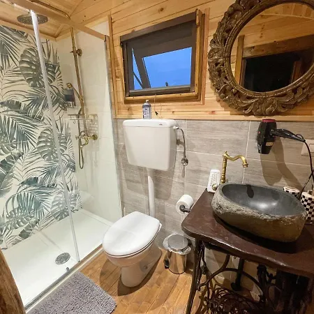 Romantic Gipsy Lodge